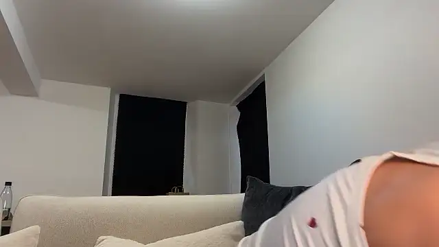 Snapshot of onefire56 chatting on October 19, 2025, 4:07 pm onefire56 online show from October 19, 2025, 4:07 pm