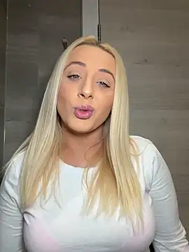 Strongqueen online show from October 24, 2025, 5:09 pm