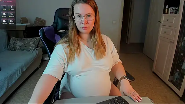 Snapshot of stella_vestal chatting on June 12, 2026, 4:00 am stella vestal online show from June 12, 2026, 4:00 am