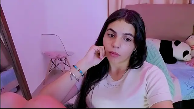  elenna online show from April 16, 2026, 9:39 pm