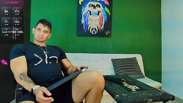 GendersonFit online show from October 28, 2025, 10:12 pm