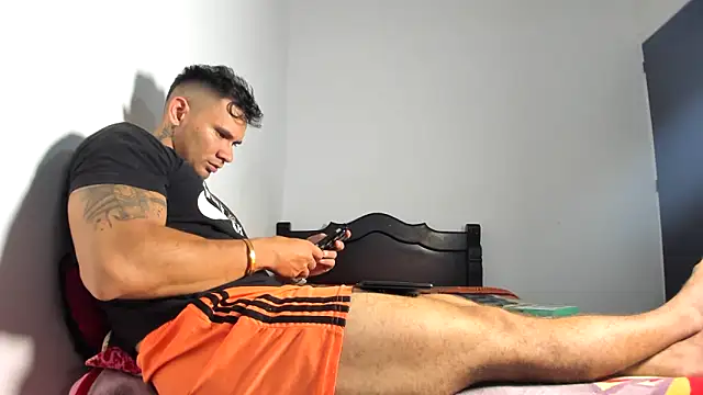 GendersonFit online show from May 19, 2026, 1:33 am