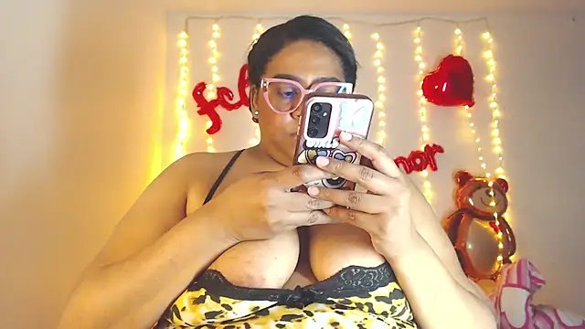 BiancaFollerach online show from February 13, 2026, 12:28 am