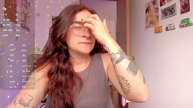 Snapshot of linda_giggle chatting on November 11, 2025, 2:39 pm linda giggle online show from November 11, 2025, 2:39 pm