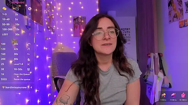 Snapshot of linda_giggle chatting on November 21, 2025, 9:35 pm linda giggle online show from November 21, 2025, 9:35 pm