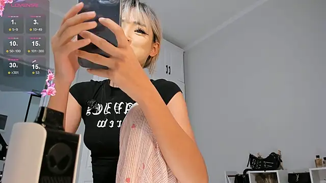 mikio san online show from April 14, 2026, 11:49 am