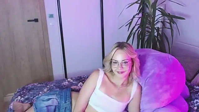 LexiexPlay online show from September 10, 2025, 6:57 am