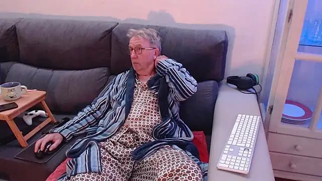 Nudelschwanz online show from February 4, 2025, 10:02 pm
