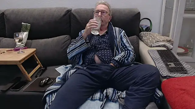 Nudelschwanz online show from March 11, 2026, 9:10 pm