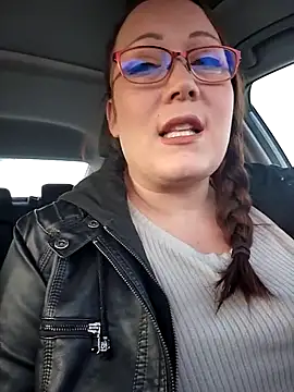 Snapshot of BBWQUEENBEEE chatting on February 21, 2025, 12:38 am BBWQUEENBEEE online show from February 21, 2025, 12:38 am