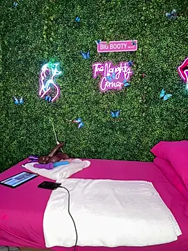 ThickAssRena online show from January 6, 2026, 10:41 am