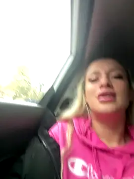 SinwithAmy online show from November 29, 2025, 9:56 am