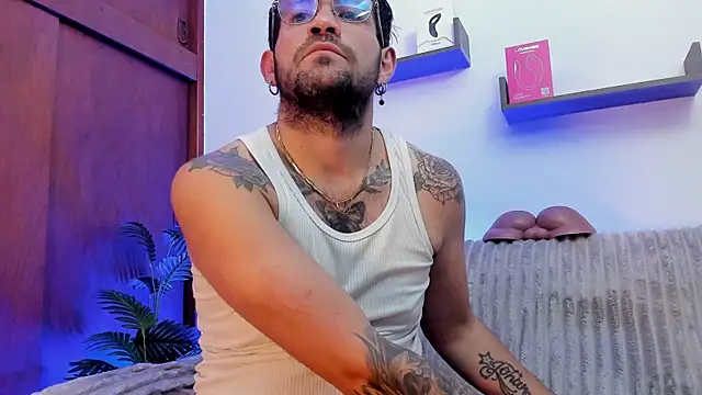 Snapshot of jonathan_rivers chatting on November 4, 2025, 9:25 pm jonathan rivers online show from November 4, 2025, 9:25 pm