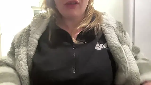 Snapshot of samanthaalice chatting on February 13, 2025, 8:24 pm samanthaalice online show from February 13, 2025, 8:24 pm