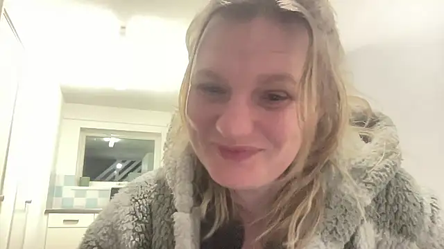 Snapshot of samanthaalice chatting on March 11, 2025, 7:03 pm samanthaalice online show from March 11, 2025, 7:03 pm