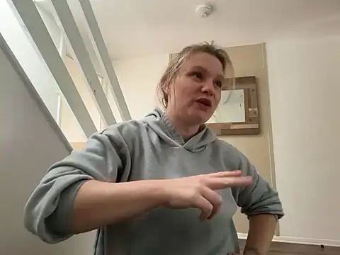 Snapshot of samanthaalice chatting on October 21, 2025, 10:05 am samanthaalice online show from October 21, 2025, 10:05 am