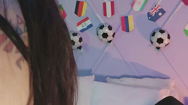 emmajohnss online show from July 12, 2026, 3:52 am