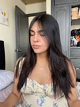 DaphneUwu online show from February 14, 2025, 3:05 pm