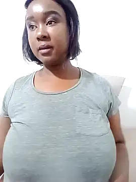 Snapshot of HotAFRICANBEAUTY chatting on January 27, 2025, 11:00 pm HotAFRICANBEAUTY online show from January 27, 2025, 11:00 pm