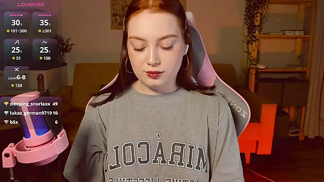 Snapshot of Sofy_Benson chatting on December 14, 2024, 2:21 pm Sofy Benson online show from December 14, 2024, 2:21 pm