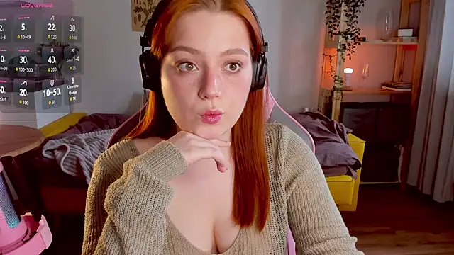 Snapshot of Sofy_Benson chatting on October 3, 2025, 12:13 pm Sofy Benson online show from October 3, 2025, 12:13 pm