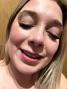 Snapshot of CherryAuroraa chatting on November 28, 2025, 11:29 pm CherryAuroraa online show from November 28, 2025, 11:29 pm