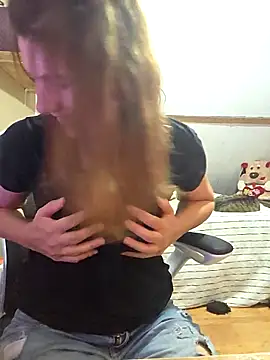 Lina lou4 online show from November 16, 2025, 5:07 pm