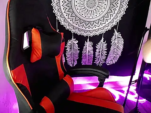 PirateEmpressBoaAico online show from October 10, 2025, 8:46 am