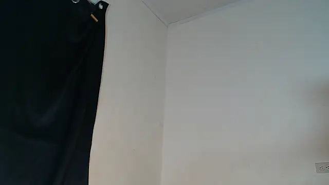 Snapshot of luciana_keating chatting on December 23, 2024, 1:08 am luciana keating online show from December 23, 2024, 1:08 am