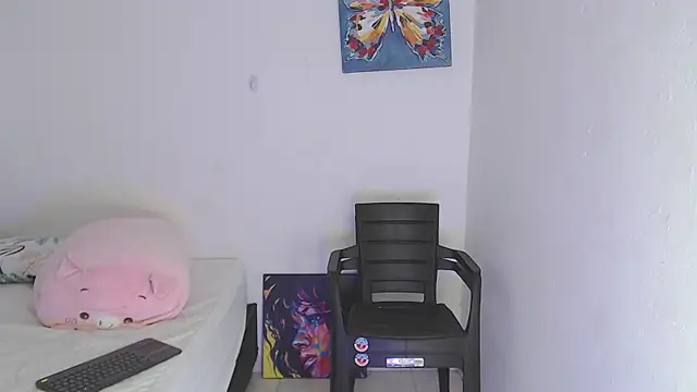 Snapshot of luciana_keating chatting on November 29, 2025, 9:40 pm luciana keating online show from November 29, 2025, 9:40 pm