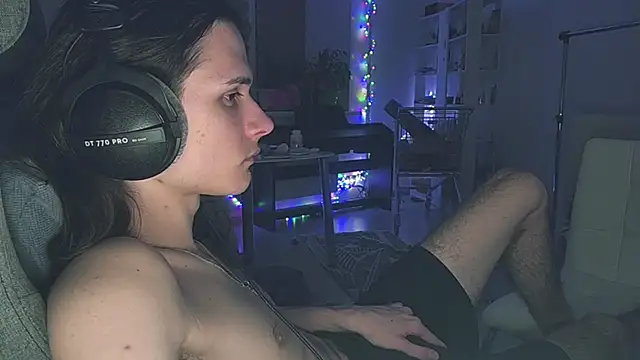 CandyChell online show from March 31, 2026, 8:42 pm