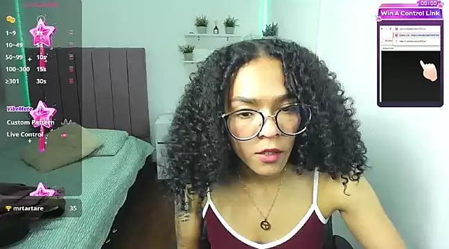 Snapshot of Nina_lovee_ chatting on December 5, 2024, 4:44 pm Nina lovee online show from December 5, 2024, 4:44 pm