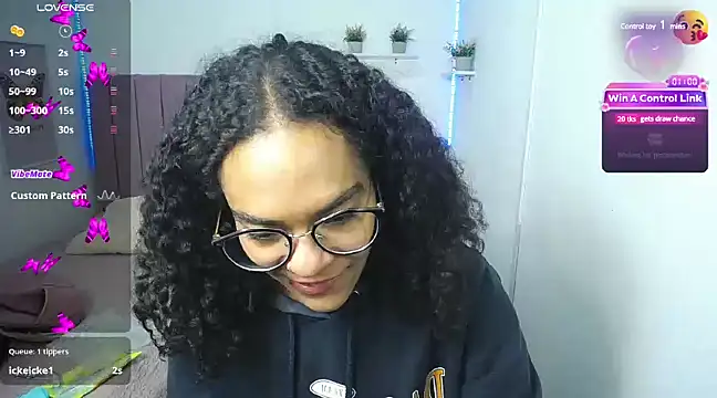 Snapshot of Nina_lovee_ chatting on December 16, 2024, 4:27 pm Nina lovee online show from December 16, 2024, 4:27 pm