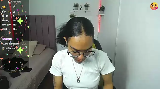 Snapshot of Nina_lovee_ chatting on January 8, 2025, 4:54 pm Nina lovee online show from January 8, 2025, 4:54 pm