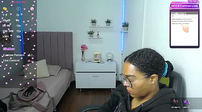 Snapshot of Nina_lovee_ chatting on February 17, 2025, 5:43 pm Nina lovee online show from February 17, 2025, 5:43 pm