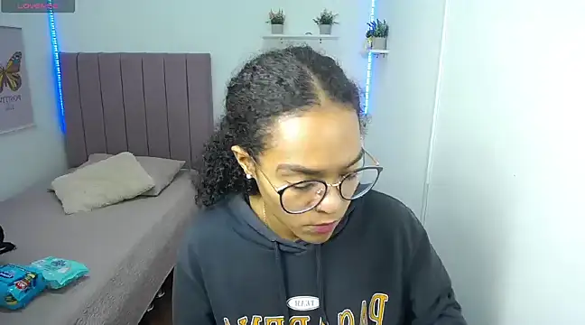 Snapshot of Nina_lovee_ chatting on March 11, 2025, 2:51 pm Nina lovee online show from March 11, 2025, 2:51 pm
