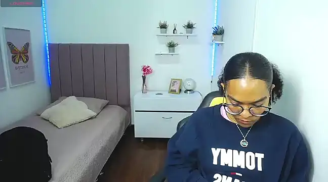 Snapshot of Nina_lovee_ chatting on March 20, 2025, 3:25 pm Nina lovee online show from March 20, 2025, 3:25 pm