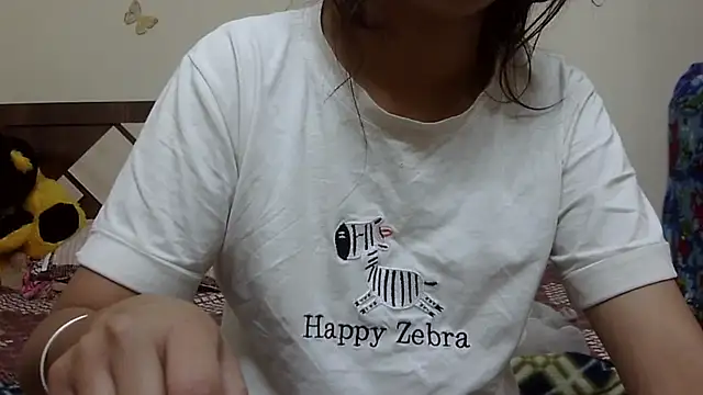 lovelydesi21 online show from April 12, 2026, 5:12 am