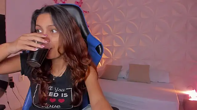 cora 22 online show from February 25, 2026, 12:48 pm