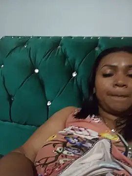 louise nails online show from May 17, 2026, 11:28 am