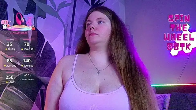 Snapshot of RubyValen chatting on September 24, 2025, 1:09 am RubyValen online show from September 24, 2025, 1:09 am