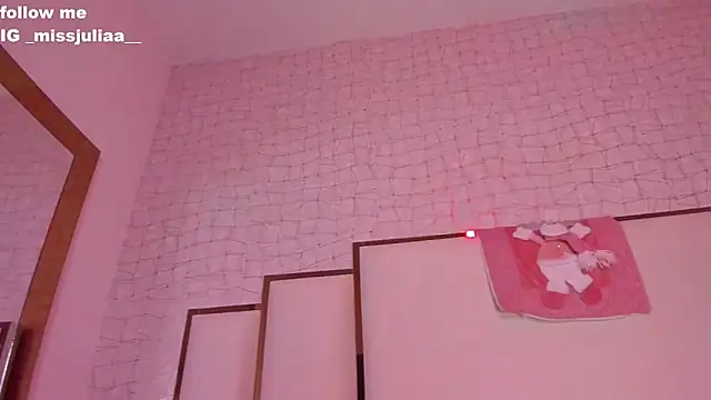 Snapshot of missjuliaa_ chatting on December 12, 2024, 4:10 pm missjuliaa online show from December 12, 2024, 4:10 pm
