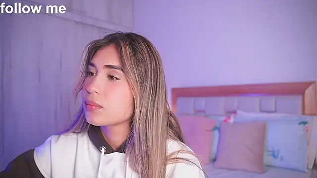 Snapshot of missjuliaa_ chatting on September 19, 2025, 3:08 am missjuliaa online show from September 19, 2025, 3:08 am
