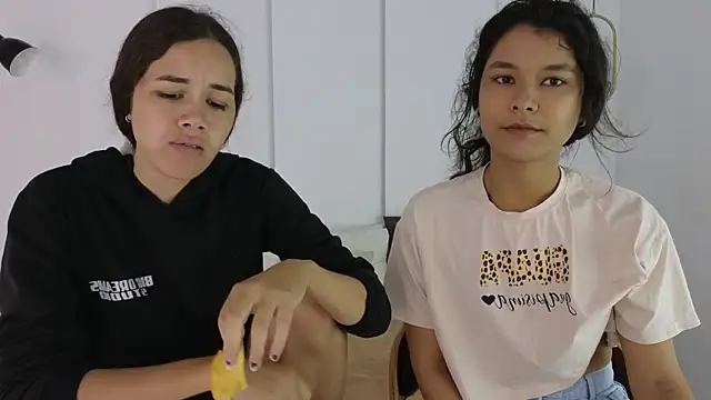 sexychanell 18 online show from October 5, 2025, 1:09 pm