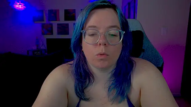 KiraSpitQueen online show from June 24, 2026, 3:49 am
