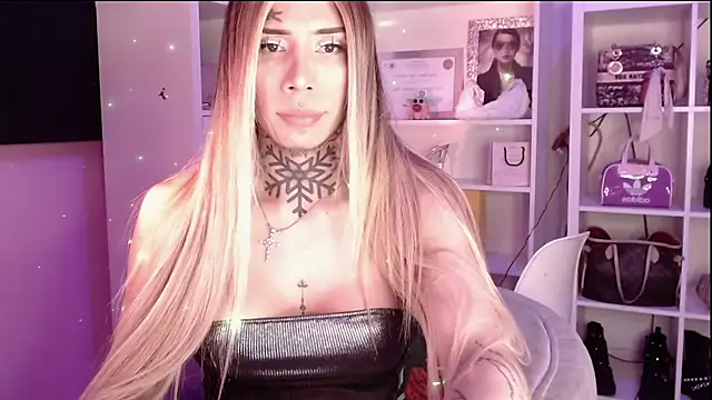 caroline cossei online show from October 3, 2025, 5:04 am