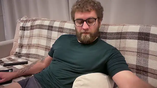 Bear bear  online show from May 4, 2026, 8:21 am