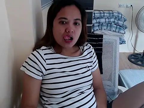 xTheLastVIRGINx online show from February 10, 2026, 5:44 am