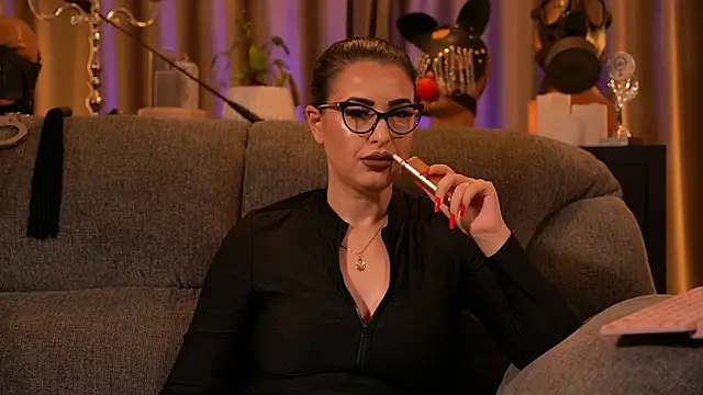 kelly kent online show from November 18, 2025, 1:33 am