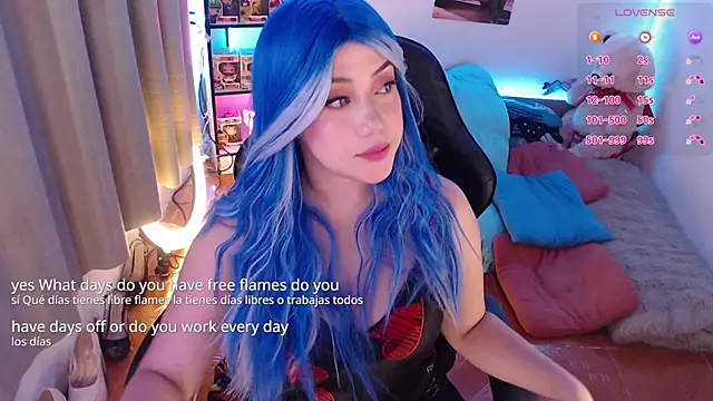 Emmy Ruiz online show from March 16, 2026, 3:23 am